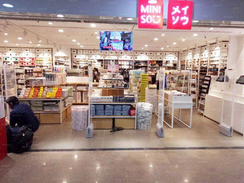 MINISO ဆိုင်တွင် CuboM AM7806 လုံခြုံရေးတံခါးကို တပ်ဆင်သည်။